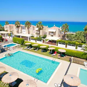 https://golden-residence-family-resort-pefkochori.hotelschalkidiki.net