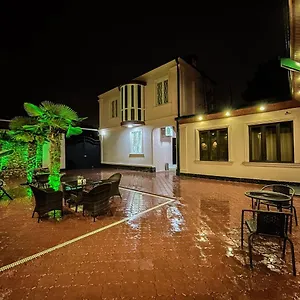 https://nice-aparment-tbilisi.alltbilisihotels.com