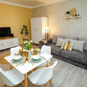 https://parti-setany-apartman.egerhotels.net